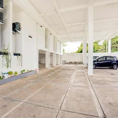 Lg Hotel Jember Exterior photo